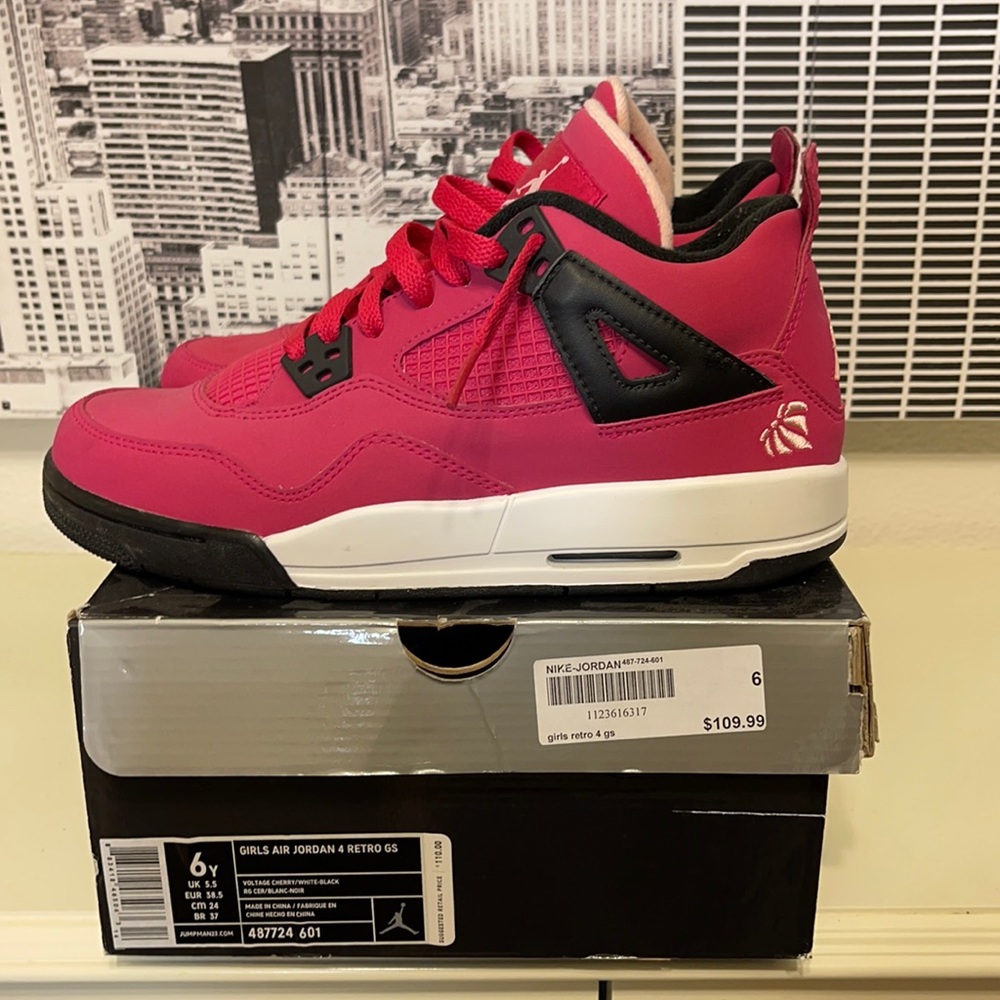 Jordan pink 4s size 6Y